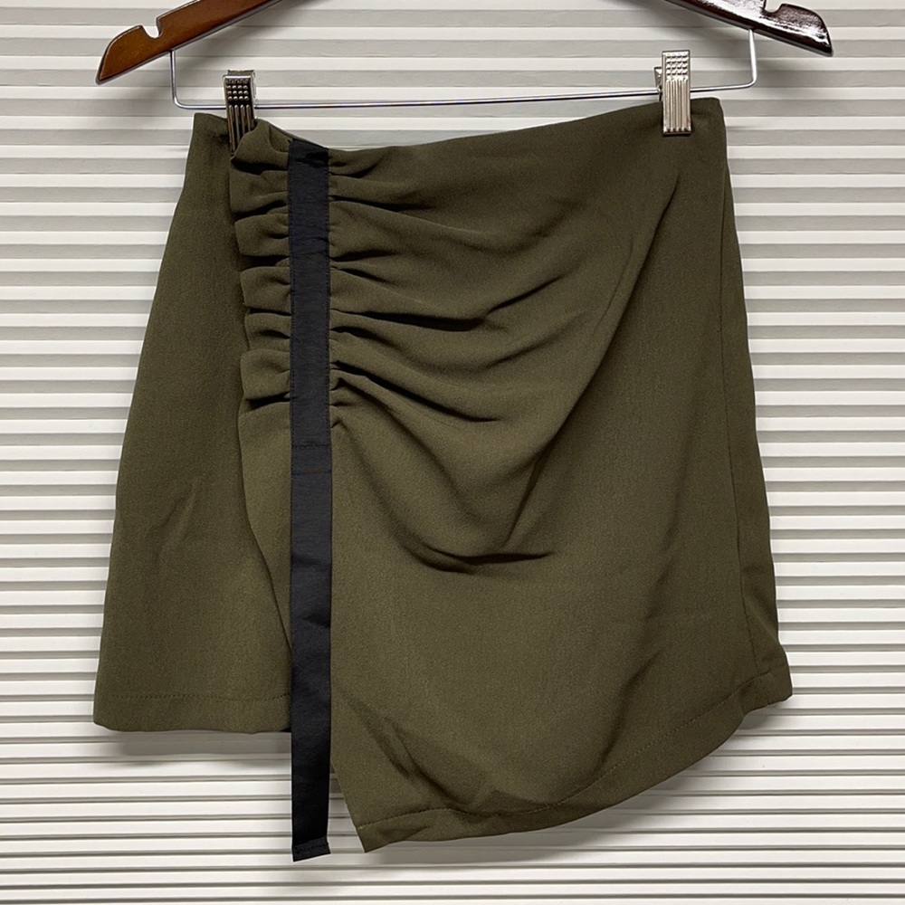2 // Topshop NWT Army Green Side Ruched Mini Skirt